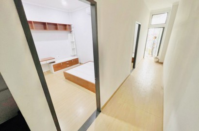 2 bedroom apartment with balcony on Tran Quy Cap street