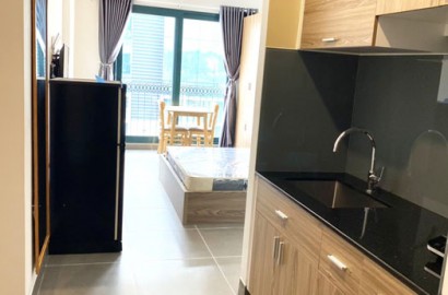 Studio apartment with balcony on Lam Son street near the airport