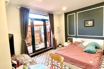 Serviced apartment with large garden on Lam Son street near the airport