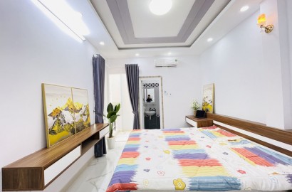 Studio apartment with balcony on Dang Van Ngu street