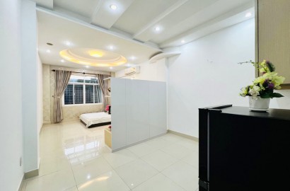 Spacious studio apartment, private washing machine on Nguyen Duy Duong street