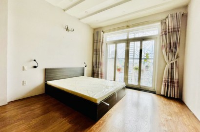 Studio apartment with balcony, private washing machine on Nguyen Duy Duong street