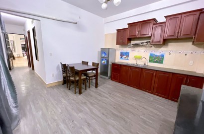 1 bedroom apartment on ground floor, large kitchen on Truong Son street near the airport