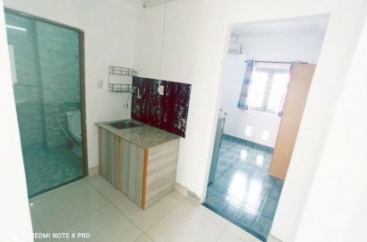 Studio apartment with separate kitchen, top floor on Huynh Van Banh street