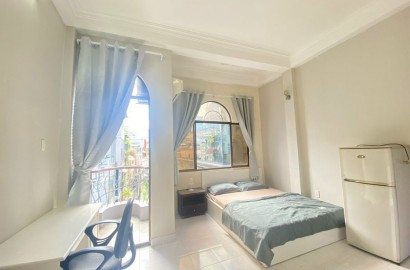 Studio apartment with small balcony on Le Thanh Ton street