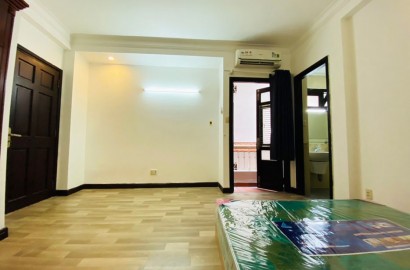 Apartment for rent with balcony on Nguyen Trai street