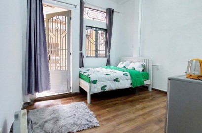 Studio apartment with small balcony on Nguyen Thien Thuat street