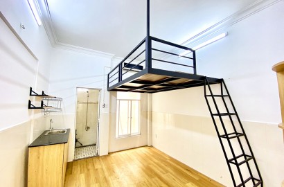 Duplex apartment for rent in District 4