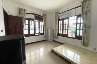 Studio apartment with separate kitchen, balcony on Duong Ba Trac street