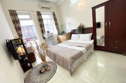 Studio apartment with balcony, quiet area on Cach Mang Thang 8 street