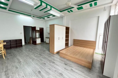 Cho thuê căn hộ studio có ban công đường Phạm Văn Bạch