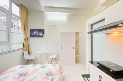 New studio apartment, lots of light on To Hien Thanh street