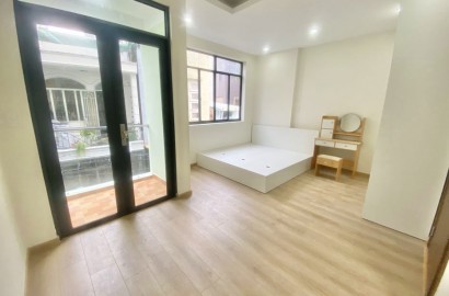 Studio apartment with balcony on Thich Quang Duc street
