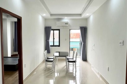 1 bedroom apartment with balcony, quiet area Duong Quang Ham street