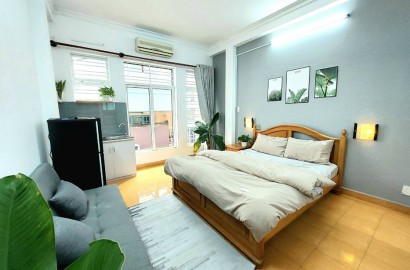 Studio apartment with balcony on Nguyen Trai street - District 1