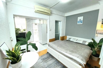 Studio apartment with balcony on Nguyen Trai street