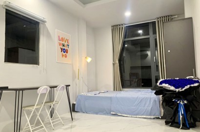Studio apartment with big window on Dao Duy Anh street