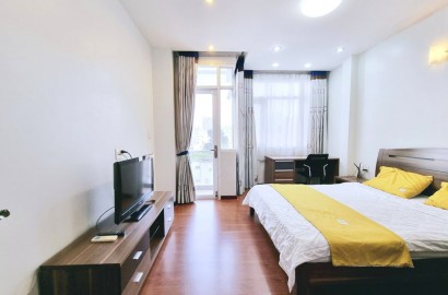 1 bedroom apartment with wooden floor, with balcony Nguyen Dinh Chieu