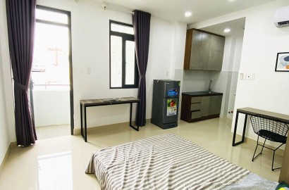 Serviced apartmemt for rent with balcony on Nguyen Trong Tuyen in Phu Nhuan District