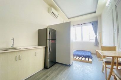 Studio apartment with lots of light on Hoang Van Thu street