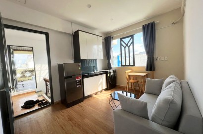 1 bedroom apartment with balcony on Le Van Duyet street