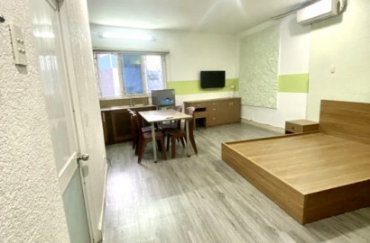 Studio apartment with large kitchen on Tran Quang Khai street