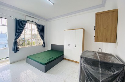 Studio apartment with balcony on Chu Van An street