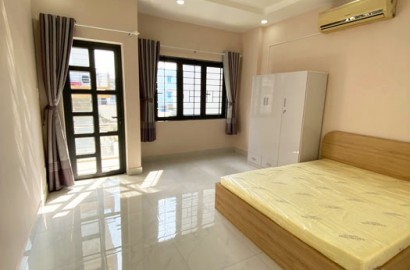 1 bedroom apartment with balcony on Doan Van Bo street