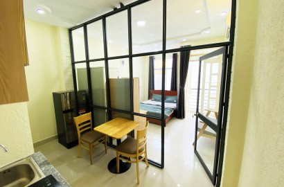 1 bedroom apartment with glass wall, with small balcony on Tran Khac Chan street