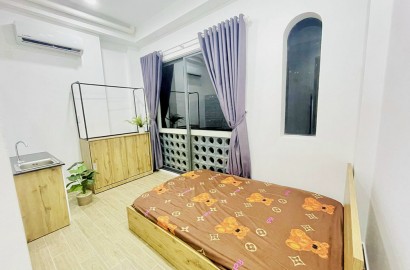 Cho thuê căn hộ Mini, cửa sổ đường Nguyễn Thần Hiến gần cầu Tân Thuận
