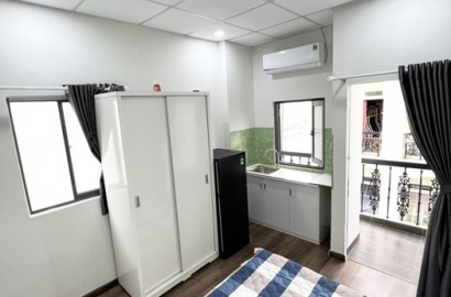 Studio mini apartment with balcony on Cach Mang Thang 8 street