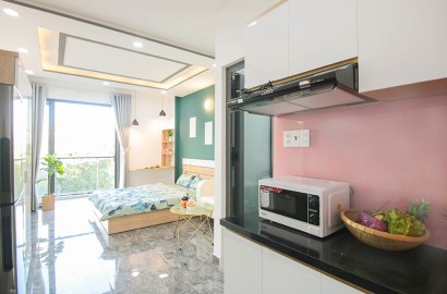 Serviced apartmemt for rent with balcony on Thich Quang Duc street