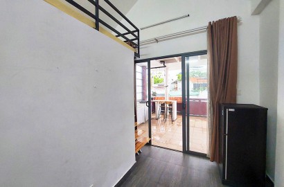 Duplex apartment for rent on Nhieu Tu street