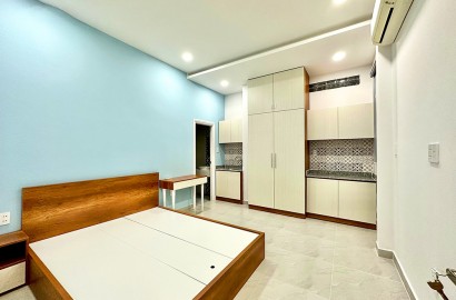 Serviced apartment for rent with balcony on Cach Mang Thang 8 street in Tan Binh District