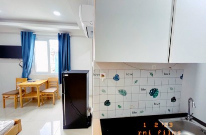 Studio apartmemt for rent with window on Nguyen Trai street