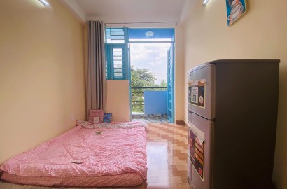 Studio apartmemt for rent with balcony on To Hien Thanh street in District 10