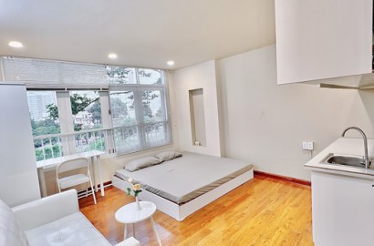 Wooden floor serviced apartment for rent on Hoang Sa Street