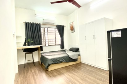 Studio apartmemt for rent with airy window on Nguyen Cuu Van Street - Binh Thanh District