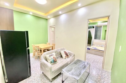 Cho thuê căn hộ dịch vụ 2 phòng ngủ 2 wc có ban công đường Nguyễn Trung Trực