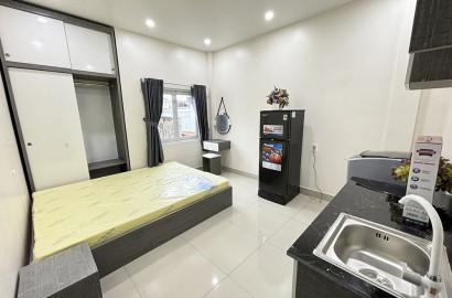 Studio apartmemt for rent with window on Phan Dang Luu Street - Phu Nhuan District