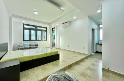 Spacious apartmemt with balcony, bathtub on Cach Mang Thang 8 Street