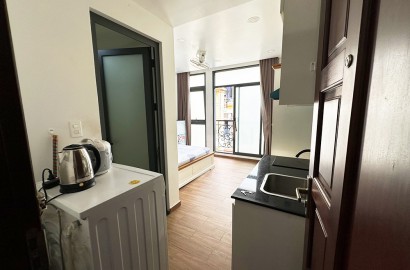 Studio apartmemt for rent with big window on Le Van Sy Street