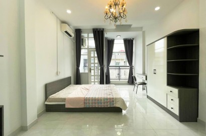 Serviced apartmemt for rent with balcony on Hoang Sa Street in D1