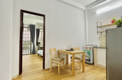 1 Bedroom apartment for rent with balcony, washing machine on No Trang Long Street