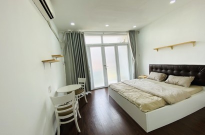 Cho thuê căn hộ 1 phòng ngủ ban công thoáng đường Lê Văn Duyệt
