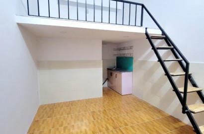 Duplex for rent with balcony on An Nhon Street