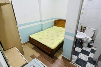 Room for rent on Do Quang Dau Street