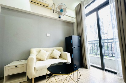 Serviced apartmemt for rent with balcony on Yen The Street
