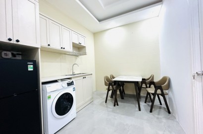 Cho thuê căn hộ 2 phòng ngủ ban công, máy giặt riêng đường Yên Thế