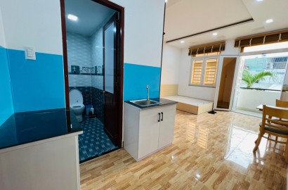 Studio apartmemt for rent with balcony on Pham Van Bach Str